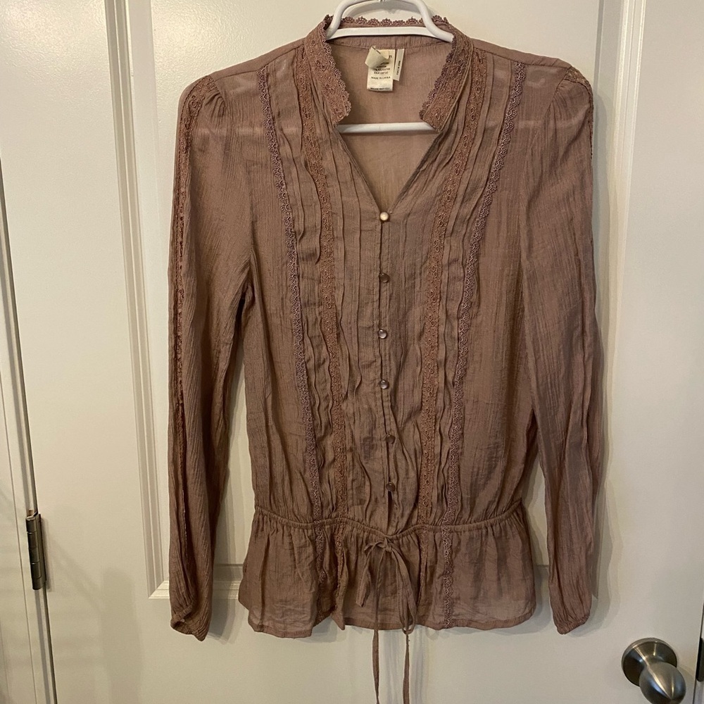 Vintage Sheer Beautiful Embroidery Women’s Size Medium Blouse